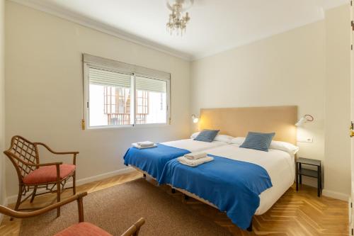 Rey Alfonso Apartamento con Garaje, 6 pax