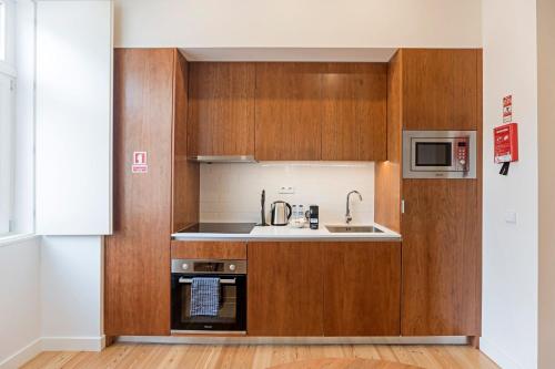 Superb Flat w Balcony and AC by LovelyStay