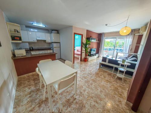 LITORAL COSTA DORADA - LIVING PARK Only families