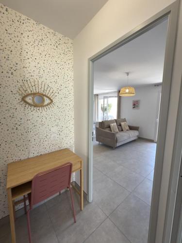 Photo de la galerie de l'établissement Valras-Loc Naia cosy avec piscine, à Valras-Plage