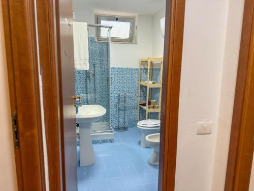 Ένα μπάνιο στο Yurta Glamping San Leone & Casa Vacanza Baia Blu