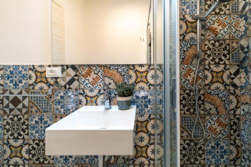 Et badeværelse på GuestHost - Borgo 84 Marzamemi - Angolo sul Mare