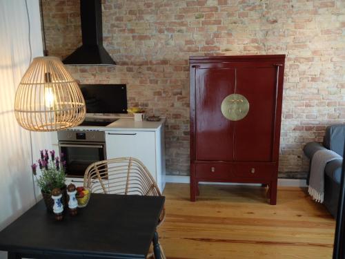 Η κουζίνα ή μικρή κουζίνα στο Brise Gartenhaus Brunnenstraße App 06