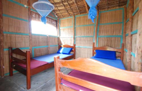 Pariango Beach Motelにあるベッド
