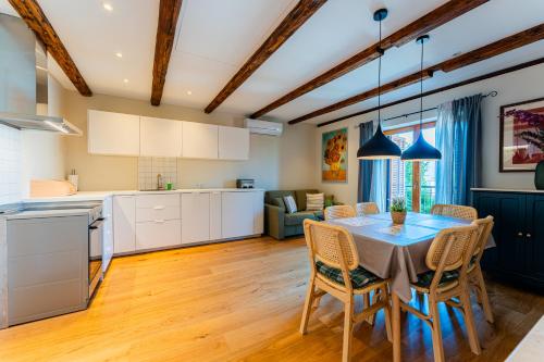 Flex SelfCheckIns 145 - Zagreb - 2 Bedrooms - Parking - Loggia