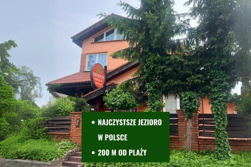 Budova, kde se farma nachází