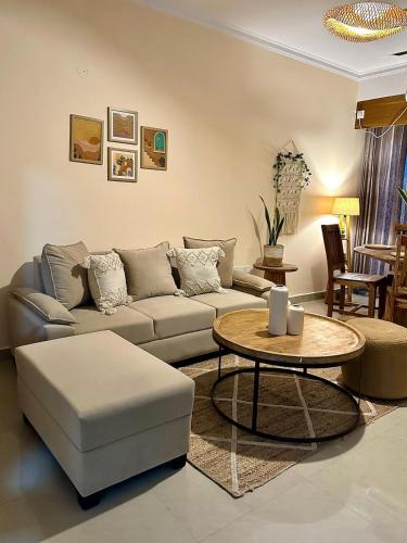 Posezení v ubytování The Vaas, 2BHK apartment on mussoorie road