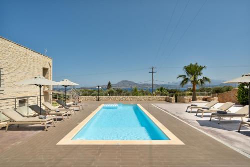 Piscina en o cerca de Elios Estate for large groups