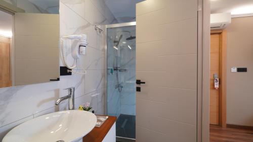 Bilik mandi di The Marist Hotel Kadikoy