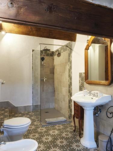 Koupelna v ubytování Casal di Peppe B&B