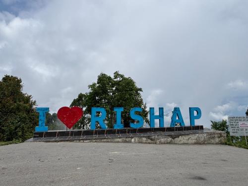 a sign with a red heart on top of it at Rock View Rishop in Rishop