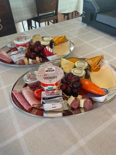 モーテルの敷地内または近くでの食事または食べ物