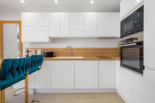 Le Grand Bleu Modern and functional apartment with terrace and parking