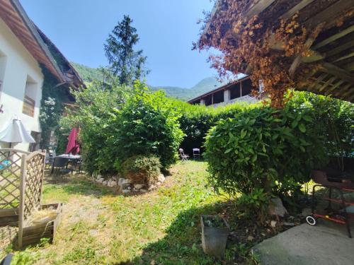 Zahrada ubytování Charmante maison avec jardin au coeur du vignoble Savoyard