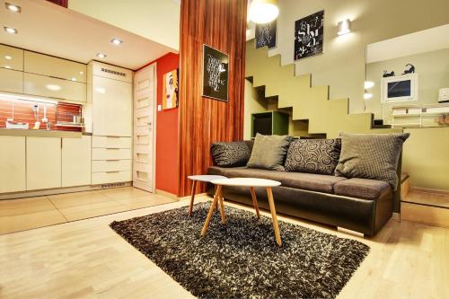 COOL COLORS FLAT LOCATED IN THE HEART OF BUDa