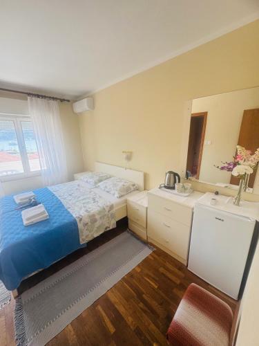 Room 1 seaview
