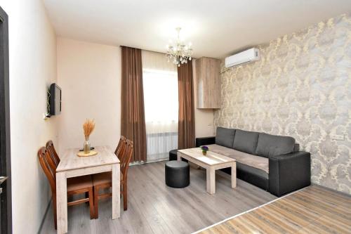 2 bedroom apartment on Teryan street