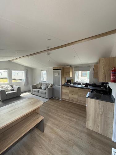 Dapur atau dapur kecil di Caravan at Lakeside Chichester