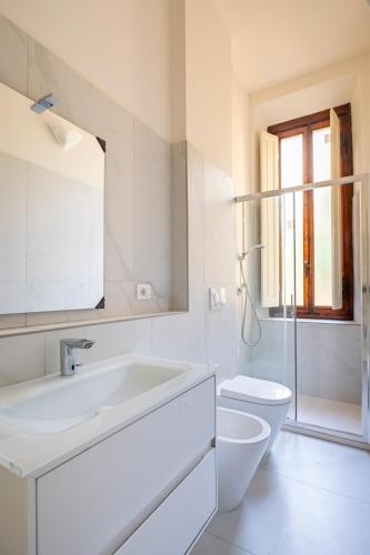 Koupelna v ubytování Villa dell'Artista - Camere con bagno privato in Villa storica