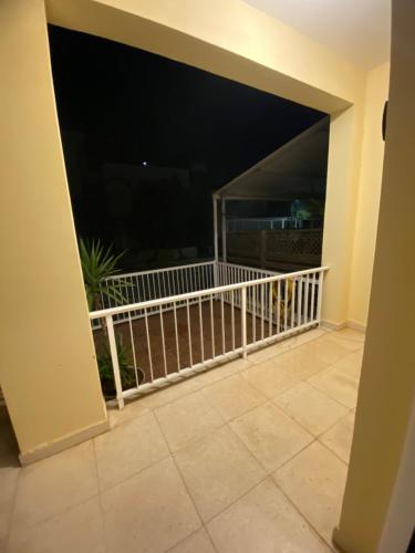 Μπαλκόνι ή βεράντα στο Sunny 2BR Home in Paralimni Near Beaches,Protaras!