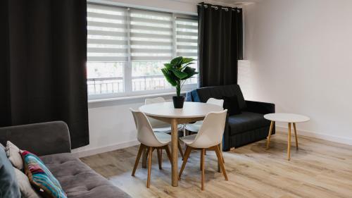 Kopernika 16, Sun & Snow