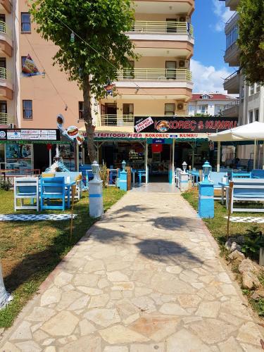 Το κτήριο όπου στεγάζεται  το ξενοδοχείο διαμερισμάτων