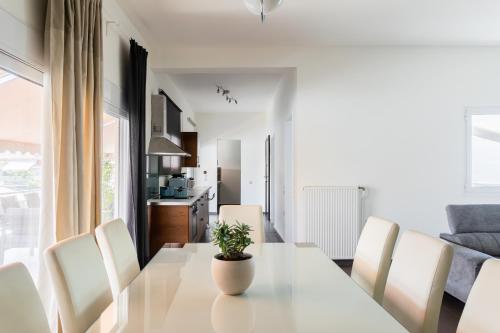 Town house by Phoenix Apartments