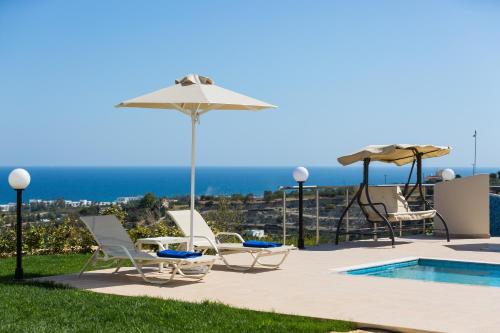 Πισίνα στο ή κοντά στο Diamantis Villa, Serene Oasis with SeaViews, By ThinkVilla