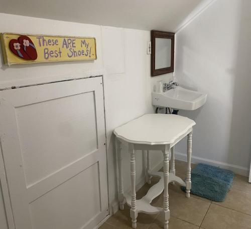 Billede fra billedgalleriet på Angie's Guest Cottage i Virginia Beach