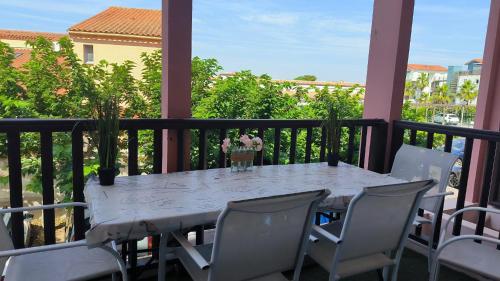 Appartement moderne, climatise et pret pour vos vacances