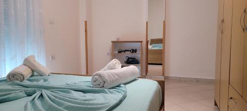 Ένα ή περισσότερα κρεβάτια σε δωμάτιο στο Fred's Apartment