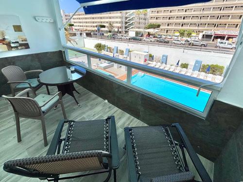 Cosy Pool View Apartment Tinache