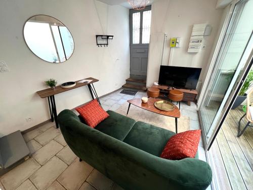 Μια τηλεόραση ή/και κέντρο ψυχαγωγίας στο L' Arène Romaine