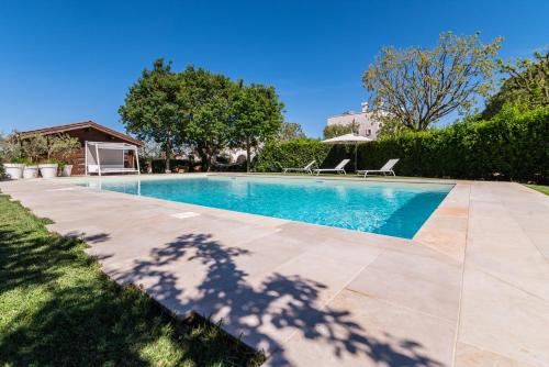 The swimming pool at or close to Masseria Lacatena