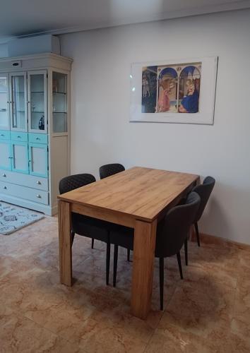 Sunny Penthouse with Large Terrace - Walk to Beach PMT25