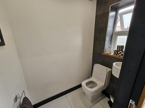 Ένα μπάνιο στο Abergele 4 - Beds Pet Friendly & Parking