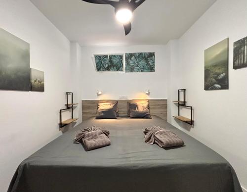 Cosy Pool View Apartment Tinache