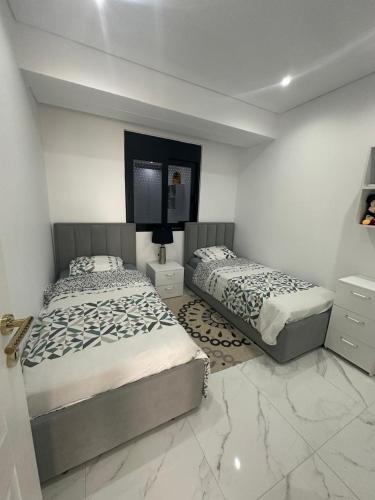 Galería fotográfica de Very luxuri 2 bedroom apartment sea view en Fier