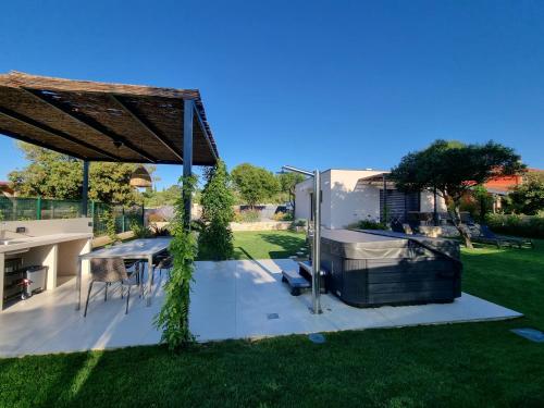 4R house with jacuzzi Rovinj