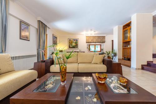 Posezení v ubytování Villa Cleopatra - Seaview, Pool & Tennis court