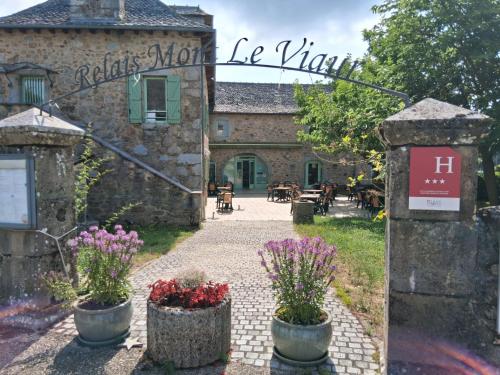 Fotografie z fotogalerie ubytování Logis hôtel l'instant Mont le Viaur v destinaci Saint-André-de-Najac
