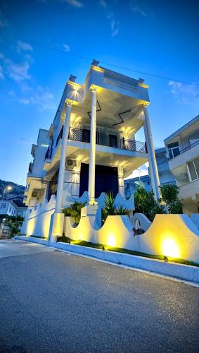 Martin Luxury Hotel