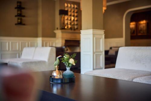 Ruang duduk di Hotel Moers van der Valk