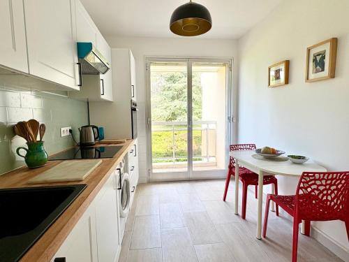 Quiet Flat with view and Swimming pool