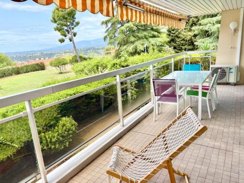 Quiet Flat with view and Swimming pool