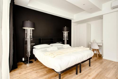 Hostmate - Milano - Imperia's Crystal - Romolo