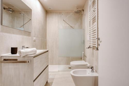 Hostmate - Milano - Imperia's Crystal - Romolo
