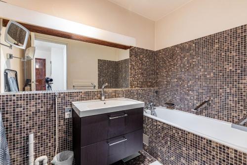 GuestReady - Abundant Light and Charm in Charonne