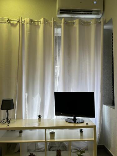 TV a/nebo společenská místnost v ubytování Alojamiento en El Molar, Madrid