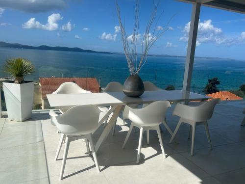 SEA VIEW LUXURY PENTHOUSE WITH SAUNA, JACUZZI AND POOL in VILLA ZADAR SUPERIOR